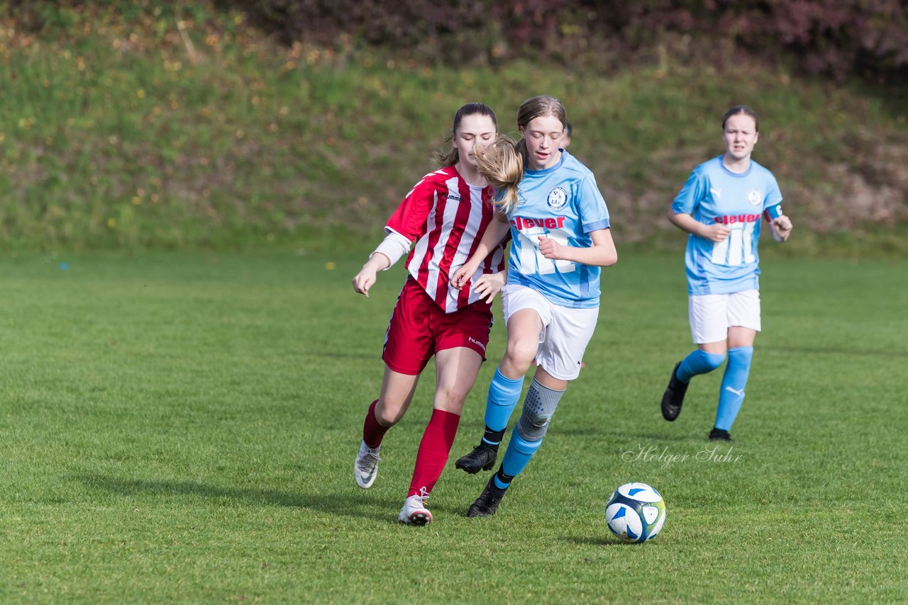 Bild 309 - wBJ TuS Tensfeld - SV Fortuna St. Juergen